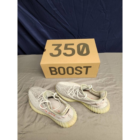 Yeezy boost 350 men\'s size 10 main image 4